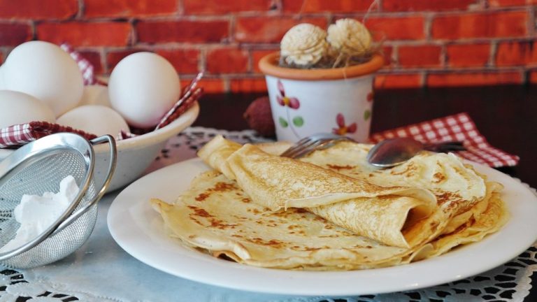 Substitute for Egg in Pancakes - Easy Egg-Free Pancakes - Diffen Food